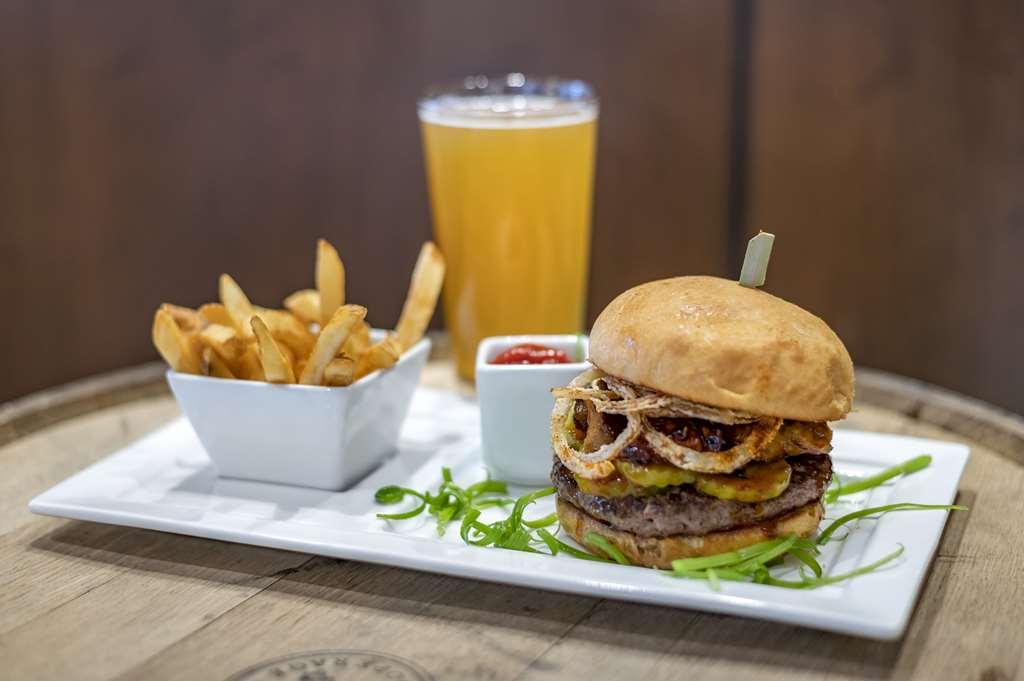 Cambria Downtown-whiskey Row 3* Louisville